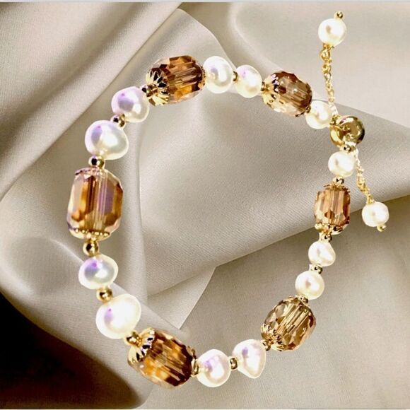 NATURAL FRESHWATER PEARLS AND AUSTRIAN CRYSTAL STONES WOMEN BRACELET - Picture 6 of 8